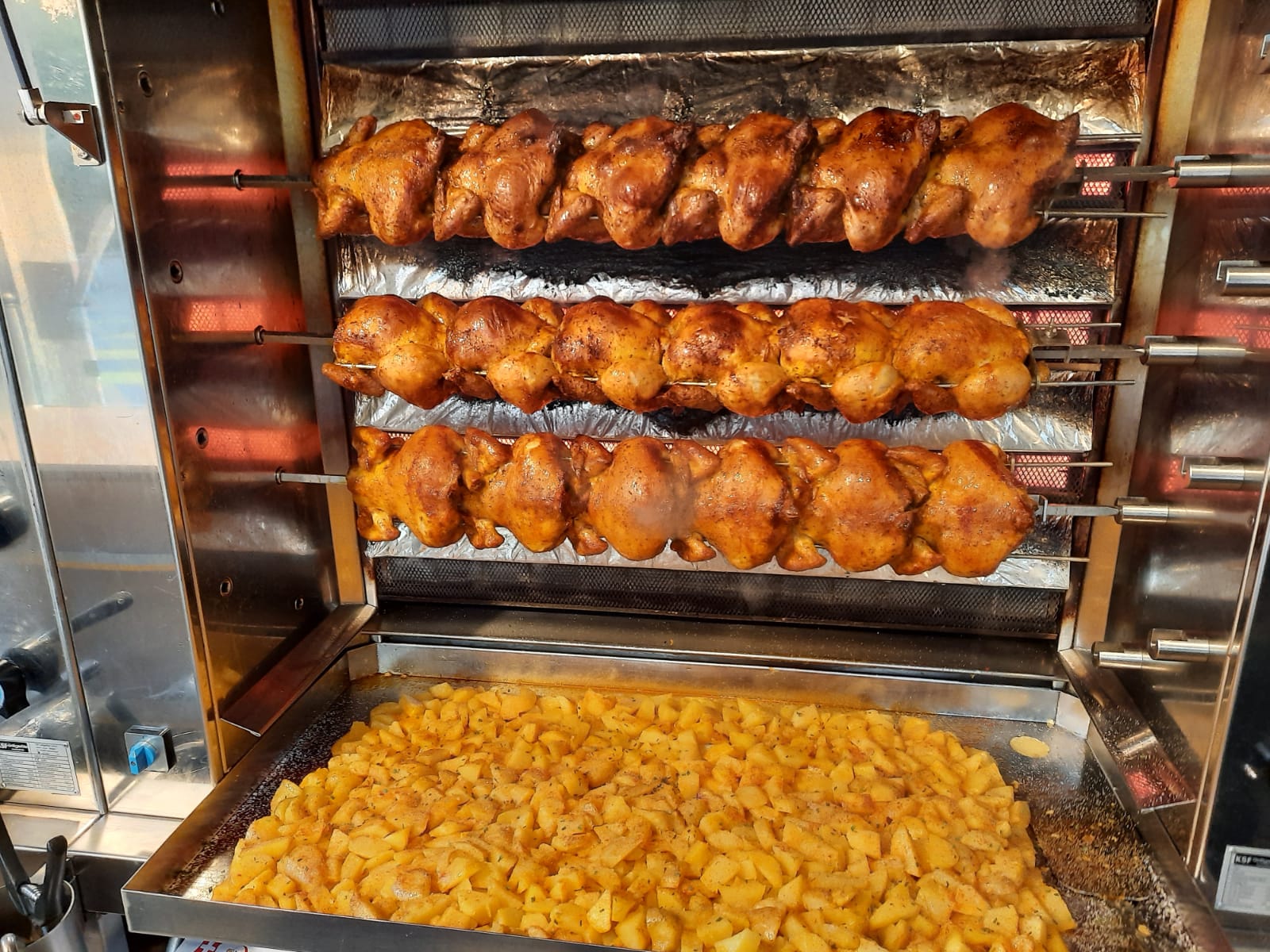 Güggeli Stand Solothurn - Schweizer Güggeli, Poulet vom Grill in der Region Olten